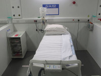 Nghịch lý ở Anh: Số ca tử vong cao nhất châu Âu nhưng bệnh viện dã chiến thì bỏ không lãng phí