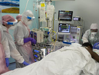 Nghịch lý ở Anh: Số ca tử vong cao nhất châu Âu nhưng bệnh viện dã chiến thì bỏ không lãng phí