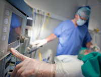 Nghịch lý ở Anh: Số ca tử vong cao nhất châu Âu nhưng bệnh viện dã chiến thì bỏ không lãng phí