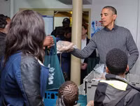 Thu nhập tăng 30 lần kể từ khi bước vào Nhà Trắng, gia đình Obama tiêu tiền như thế nào?