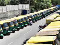 Nghịch cảnh khi Ấn Độ áp dụng lệnh giới nghiêm chống Covid-19 với 1,3 tỷ dân