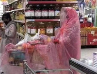 Những ý tưởng ‘thời trang bá đạo’ phòng chống virus Covid-19