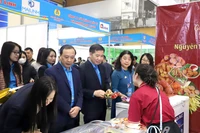 Chợ Tết Công đoàn góp phần chăm lo đời sống công nhân lao động Thủ đô