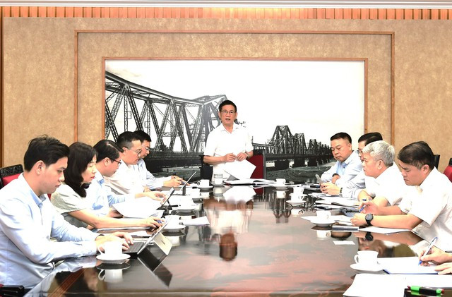 Phó Thủ tướng Hồ Đức Phớc chủ trì cuộc họp