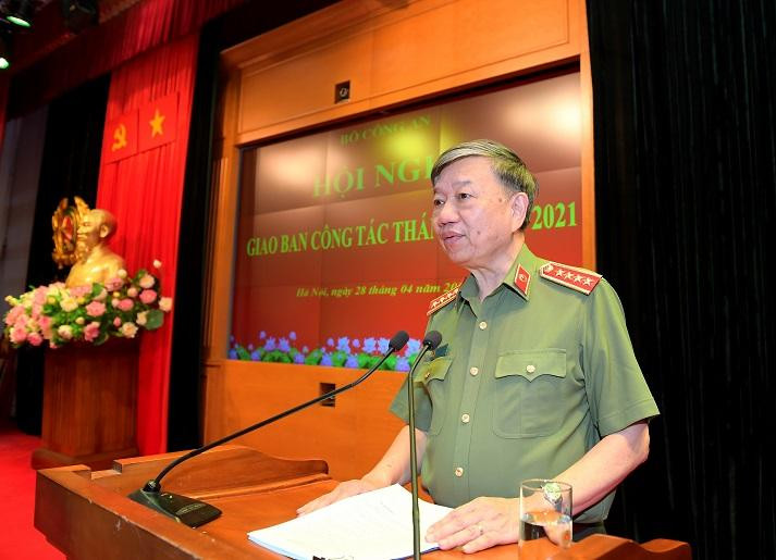 Đại tướng Tô Lâm, Ủy viên Bộ Chính trị, Bí thư Đảng ủy Công an Trung ương, Bộ trưởng Bộ Công an phát biểu chỉ đạo tại Hội nghị