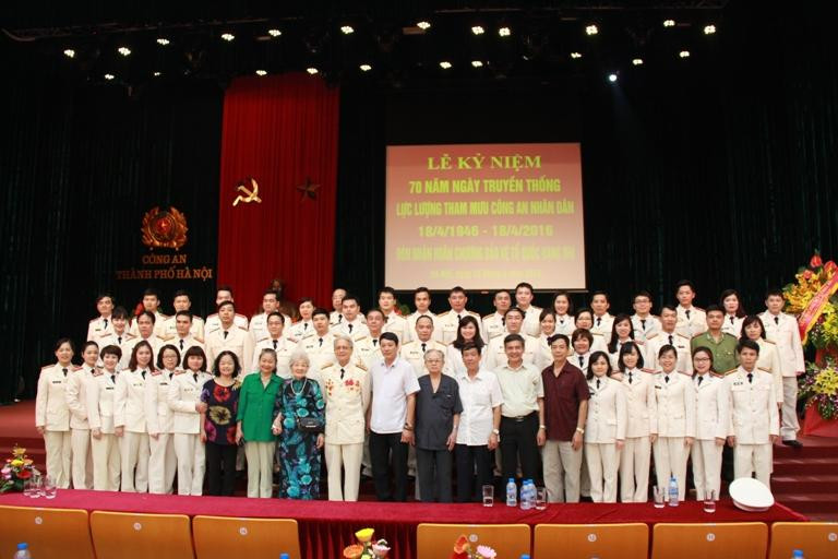 Gặp mặt cán bộ hưu trí Phòng Tham mưu CATP Hà Nội