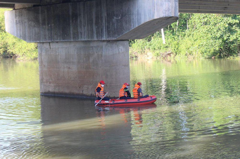 Cuối giờ chiều 14-9, lực lượng chức năng vẫn chưa tìm được thi thể ông Thu