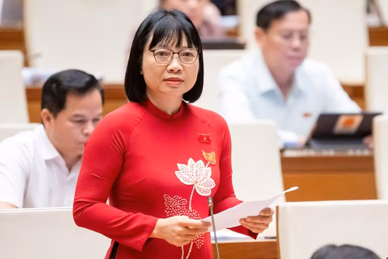 Đại biểu Nguyễn Thị Việt Nga (đoàn Hải Dương) phát biểu