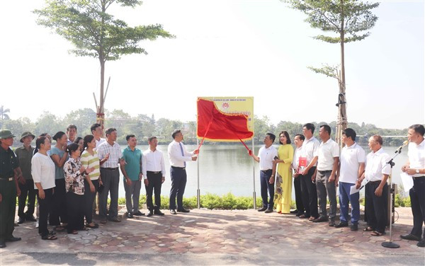 Gắn biển công trình “Dân vận khéo” cấp huyện tại xã Yên Viên Gắn biển công trình “Dân vận khéo” cấp huyện tại xã Yên Viên