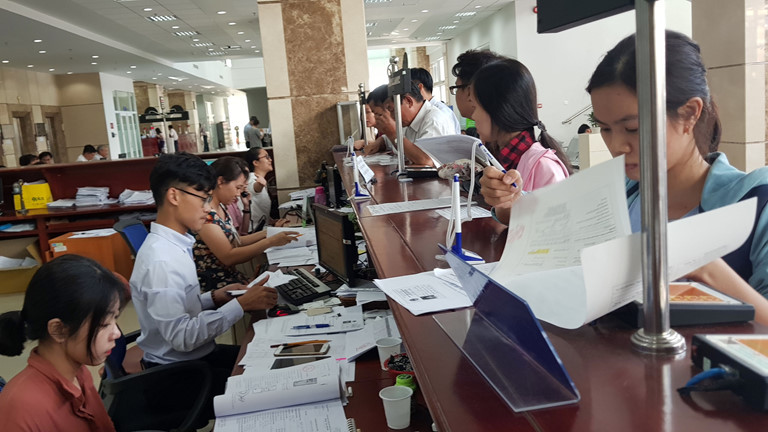 Nhiều người lo ngại về thông tin đổi thẻ căn cước công dân mà không khai báo kịp thời với cơ quan thuế có thể bị phạt Nhiều người lo ngại về thông tin đổi thẻ căn cước công dân mà không khai báo kịp thời với cơ quan thuế có thể bị phạt