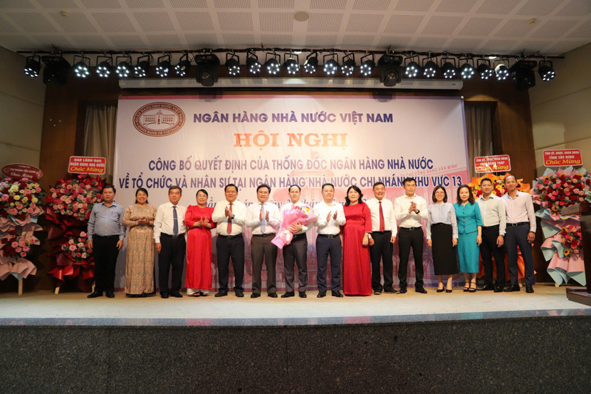 Lãnh đạo NHNN công bố các quyết định bổ nhiệm nhân sự NHNN Khu vực 13