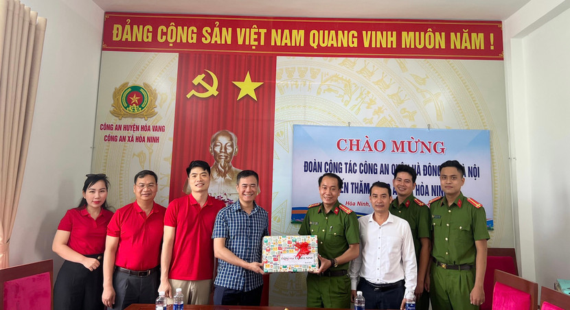 Đoàn công tác CAQ Hà Đông trao thiết bị máy tính tặng Công an xã Hóa Ninh, góp phần nâng cao hiệu quả thực hiện Đề án 06/CP Đoàn công tác CAQ Hà Đông trao thiết bị máy tính tặng Công an xã Hóa Ninh, góp phần nâng cao hiệu quả thực hiện Đề án 06/CP