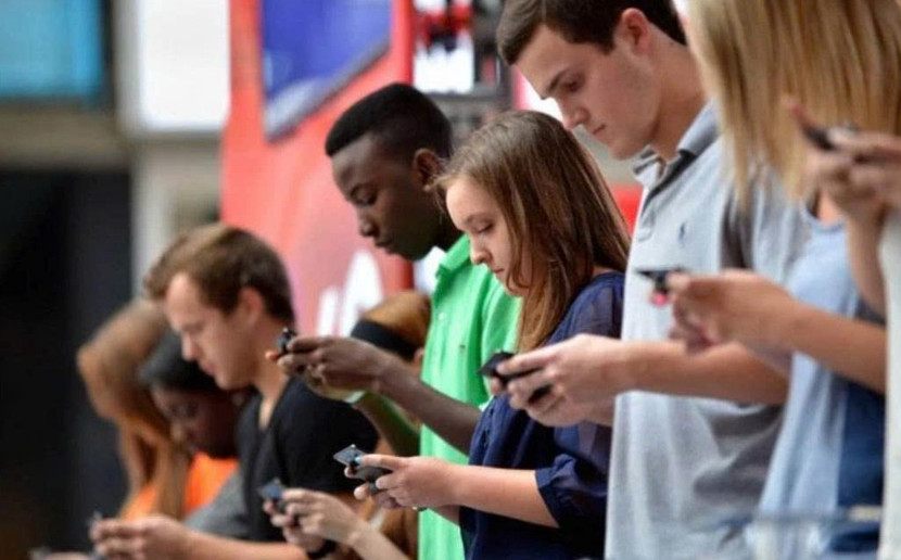 “Nghiện” mạng xã hội gây ra những hệ lụy tiêu cực cho giới trẻ