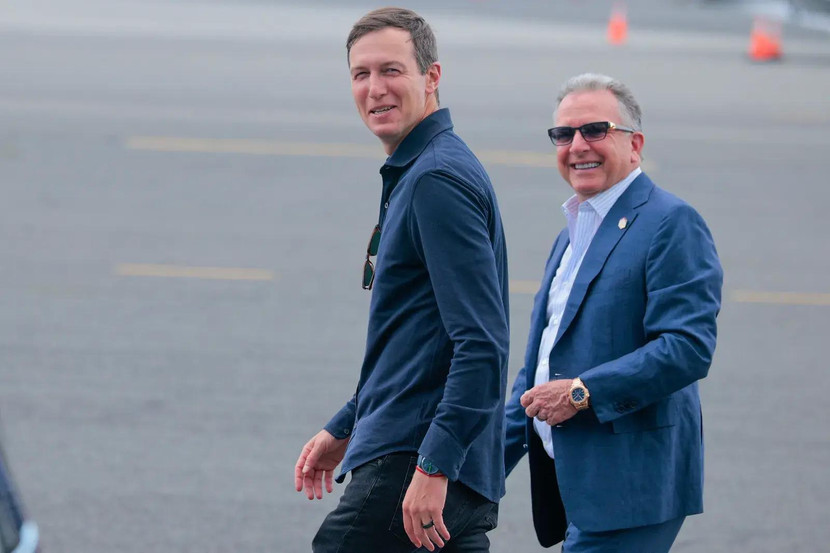 Hai cố vấn tin cậy đại diện cho phong cách "thương lượng trực tiếp" của ông Donald Trump Hai cố vấn tin cậy đại diện cho phong cách "thương lượng trực tiếp" của ông Donald Trump