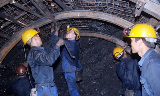 Những người làm công việc nặng nhọc nguy hiểm sẽ được nghỉ hưu sớm (ảnh minh họa)