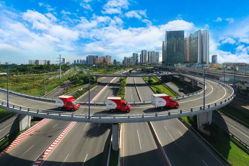 : J&amp;T Express sẵn sàng cho mùa cao điểm cuối năm nhờ hệ thống xe, cơ sở hạ tầng hiện đại