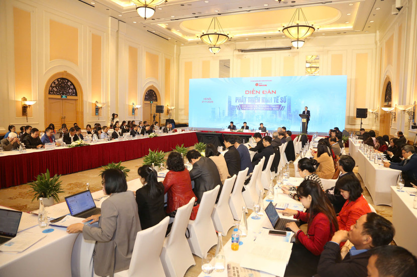 Quang cảnh diễn đàn