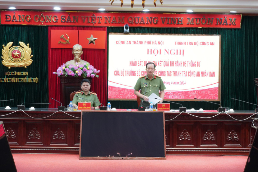 Thượng tá Đoàn Đức Thắng - Chánh thanh tra CATP phát biểu tại hội nghị