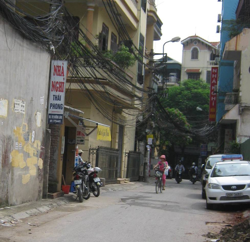 Lối vào nhà nghỉ Thái Phong - đường Láng