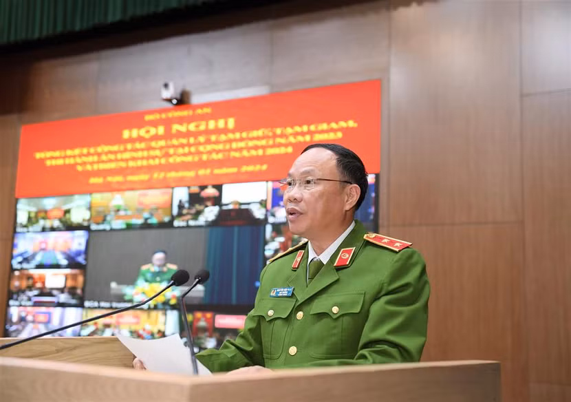 Trung tướng Nguyễn Văn Phục phát biểu tại Hội nghị.