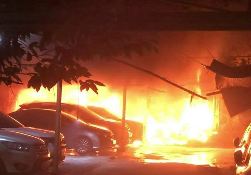 Hình ảnh vụ cháy lúc ban đầu