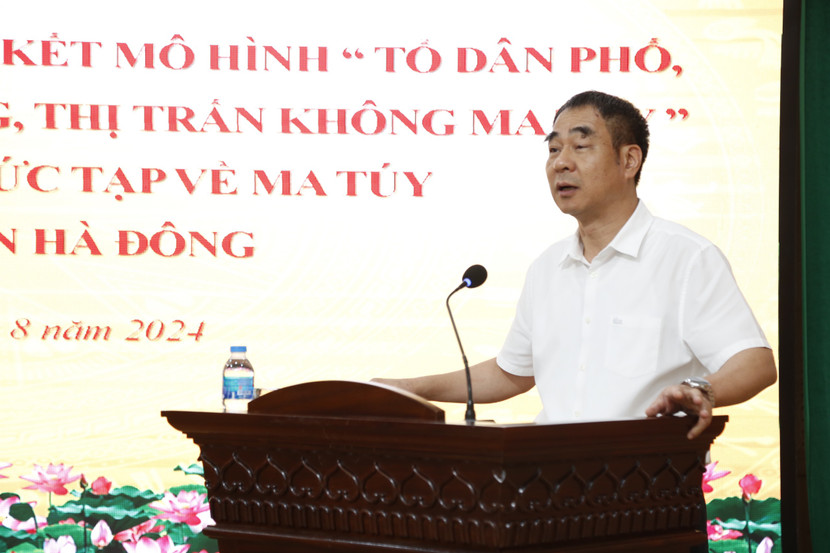 Đồng chí Phạm Văn Chiến - Phó Chủ tịch UBND quận - Trưởng Ban chỉ đạo 89 quận phát biểu chỉ đạo hội nghị