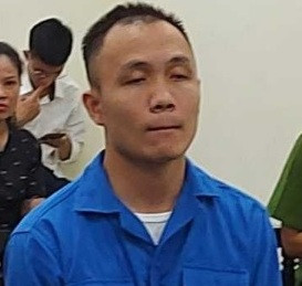 Ngô Xuân Hùng bị đưa ra xét xử tại phiên tòa.