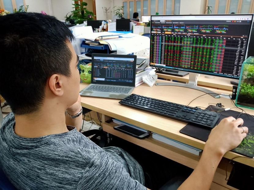 Tâm lý lạc quan bao trùm thị trường chứng khoán phiên đầu tuần