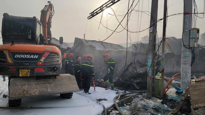 Lực lượng chức năng khống chế xong đám cháy