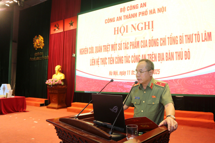 Thiếu tướng Nguyễn Thanh Tùng – Giám đốc CATP phát biểu khai mạc hội nghị