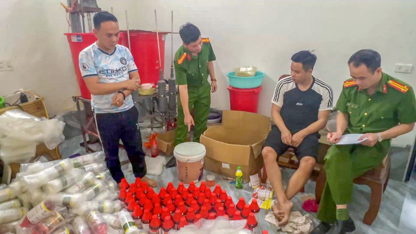 Cơ quan Công an làm nhiệm vụ tại hiện trường Cơ quan Công an làm nhiệm vụ tại hiện trường