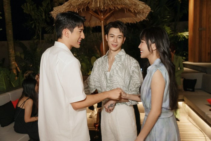 Anh Tú rất vui khi một lần nữa nhận được lời mời tham dự sự kiện đặc biệt của BOSS. Đây là dịp anh hội ngộ lại những người bạn đã gặp ở Milan Fashion Week 2023 và có thể trò chuyện giao lưu thân thiết hơn