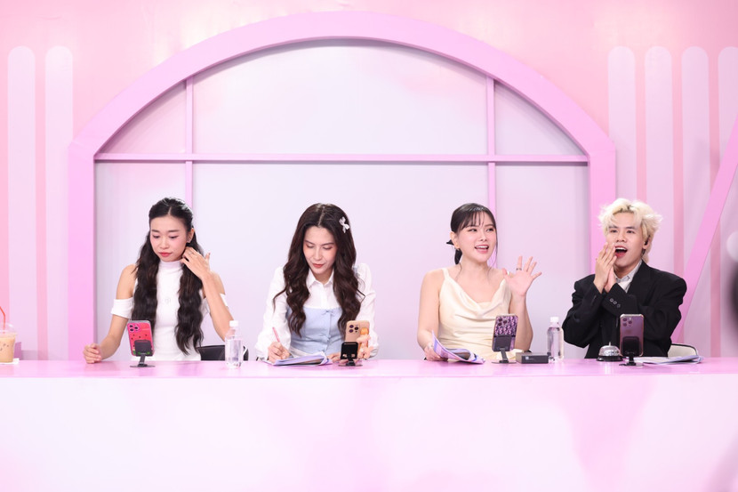 Khách mời - ca sĩ Thu Thuỷ cũng giúp đội của Tiến Luật - Mie có một kết quả tốt trong phiên live