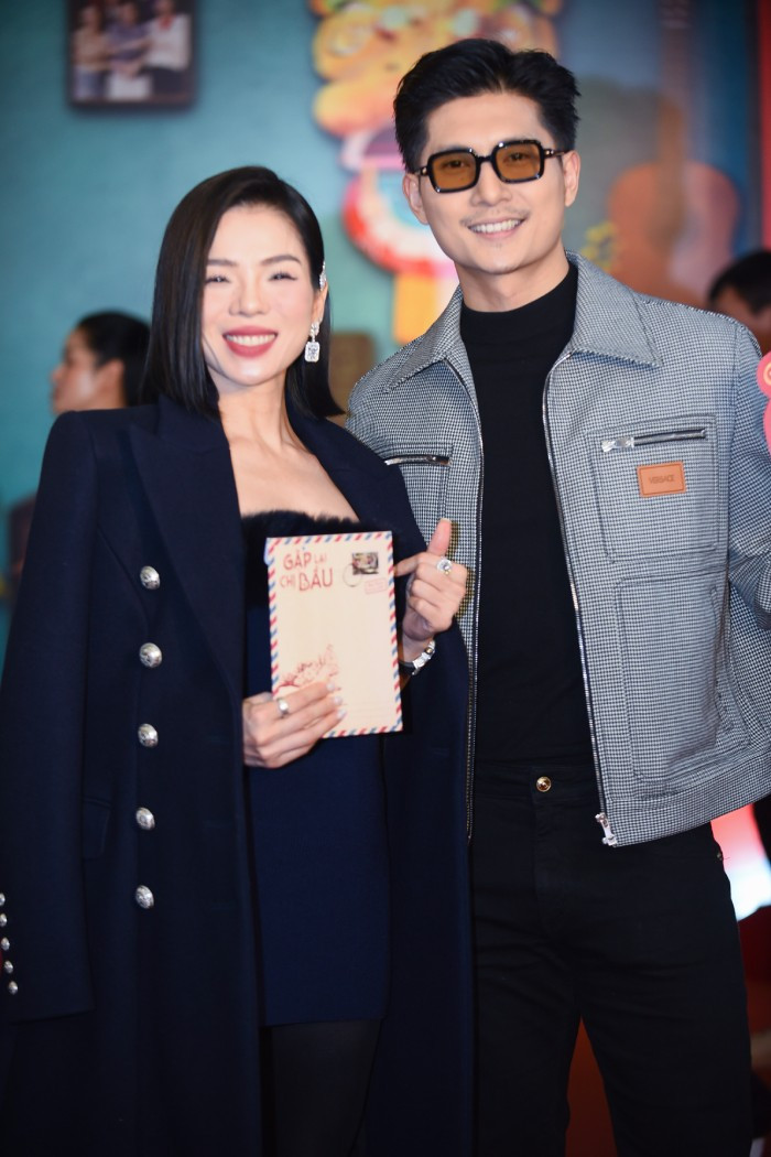 Lệ Quyên - Lâm Bảo Châu đã ra Bắc ăn Tết và đến chung vui cùng đoàn phim Lệ Quyên - Lâm Bảo Châu đã ra Bắc ăn Tết và đến chung vui cùng đoàn phim