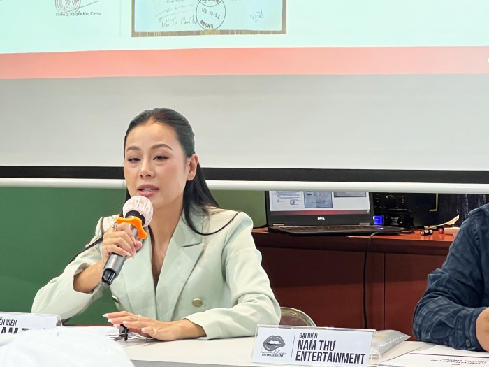 Diễn viên Nam Thư chia sẻ tại buổi gặp gỡ truyền thông