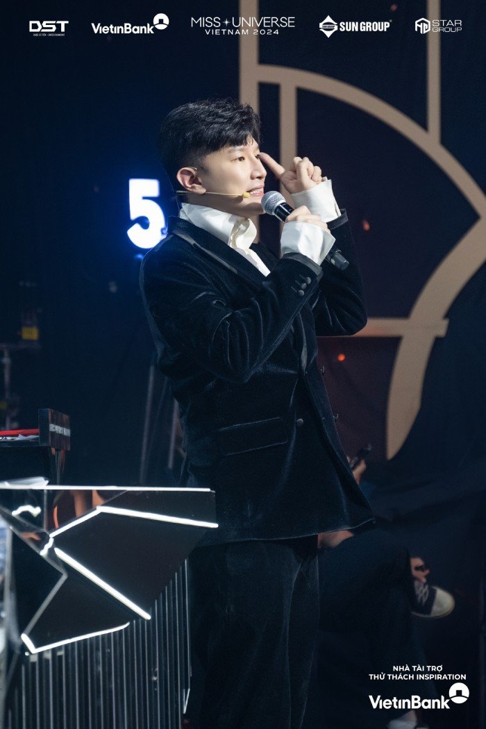 Dược sĩ Tiến cho biết ngôi trường đầu tiên đã bắt đầu khởi công xây dựng ở Điện Biên