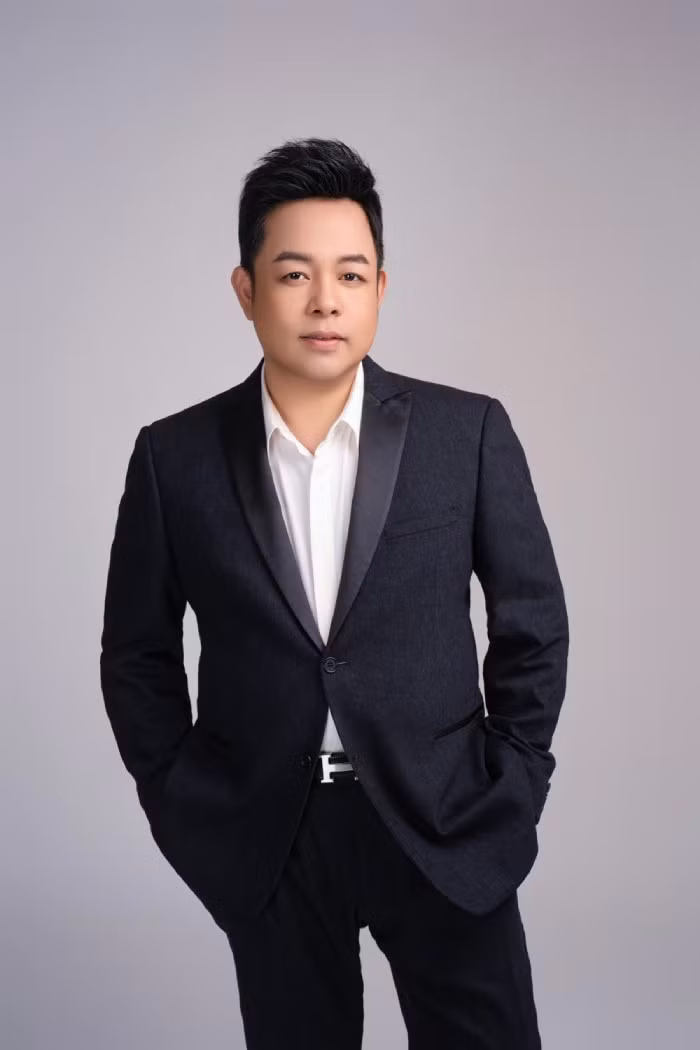 Hình ảnh mới của Quang Lê được đăng tải trên trang cá nhân khiến nhiều người bất ngờ