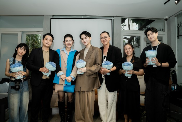 NTK Phan Đăng Hoàng cảm ơn các khách mời tại sự kiện NTK Phan Đăng Hoàng cảm ơn các khách mời tại sự kiện