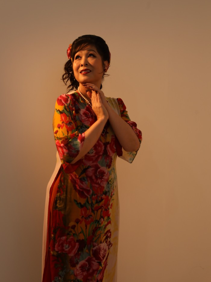 "Sáng đèn" quy tụ nhiều diễn viên gạo cội tên tuổi như NSND Hồng Vân