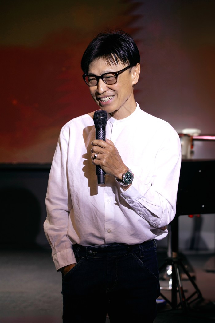 Là một người anh thân thiết của Nguyễn Hồng Nhung, danh ca Tuấn Ngọc mừng vì Nguyễn Hồng Nhung có một dự án tâm huyết gửi đến khán giả. Ông đánh giá: “Nhung bây giờ hát hay hơn ngày xưa” Là một người anh thân thiết của Nguyễn Hồng Nhung, danh ca Tuấn Ngọc mừng vì Nguyễn Hồng Nhung có một dự án tâm huyết gửi đến khán giả. Ông đánh giá: “Nhung bây giờ hát hay hơn ngày xưa”