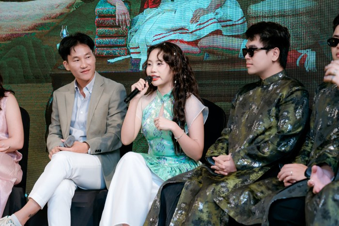 Phương Mỹ Chi chia sẻ tại buổi họp báo công bố school tour “Vũ trụ cò bay” 2024 Phương Mỹ Chi chia sẻ tại buổi họp báo công bố school tour “Vũ trụ cò bay” 2024