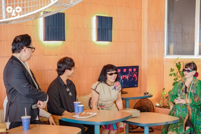 Ca sĩ Cẩm Vân và hhiều ca sĩ nổi tiếng có mặt trong chương trình, Ca sĩ Cẩm Vân và hhiều ca sĩ nổi tiếng có mặt trong chương trình,