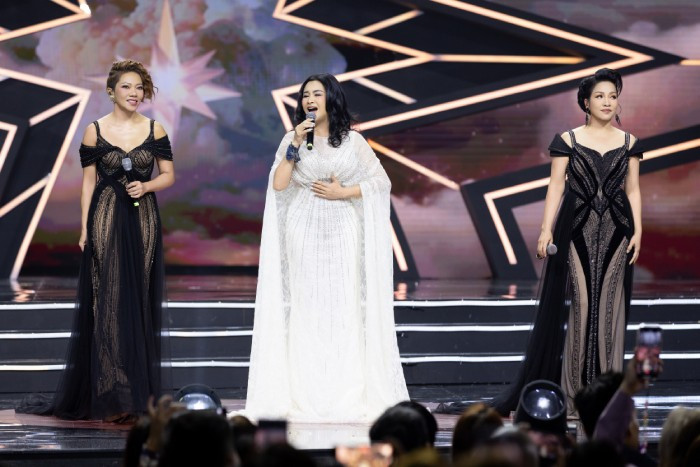 Diva Thanh Lam, Mỹ Linh, Hà Trần cùng hoà giọng trên sân khấu đêm chung kết