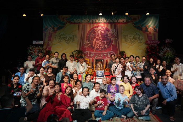 Nhiều thế hệ nghệ sĩ tề tựu về Sân khấu nhà hát nhỏ trong ngày Lễ giỗ Tổ