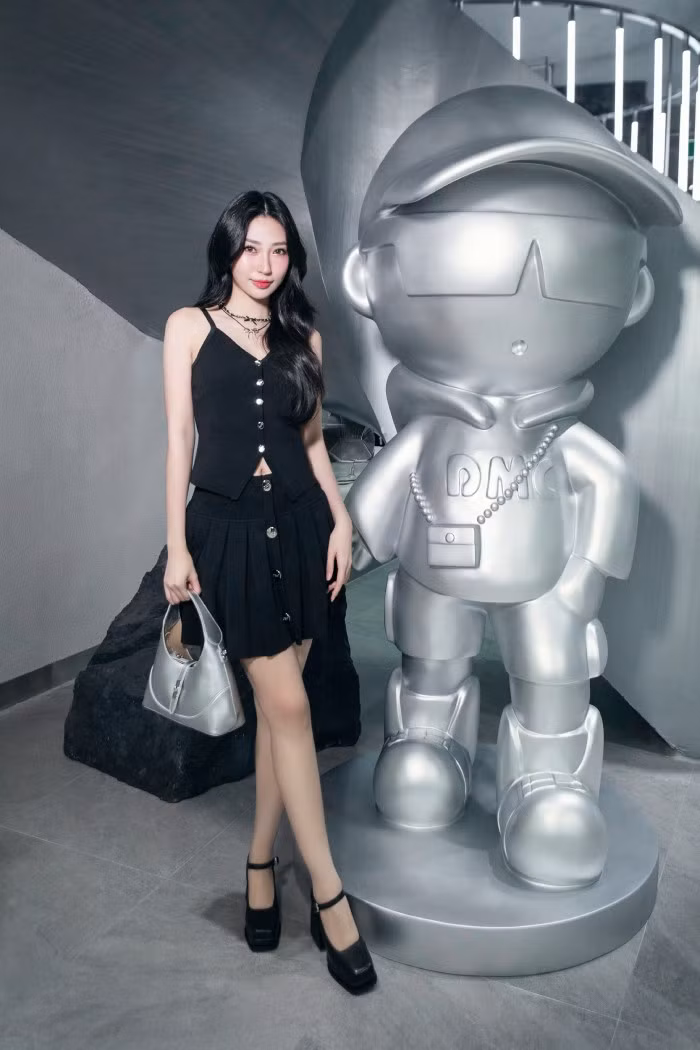 Đỗ Mạnh Cường cho biết anh dành nhiều tình cảm cho LUNAS từ khi nhóm thành lập. Họ đều là những nghệ sĩ, ca sĩ trưởng thành, có sự nghiệp vững chắc nhưng cũng không ngại việc làm mới bản thân để cống hiến những điều tốt đẹp cho công chúng