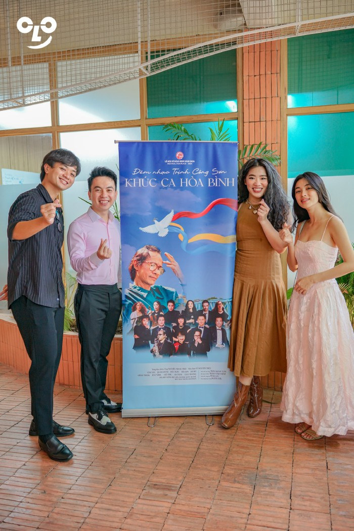 Ca sĩ trẻ Cece Trương (váy nâu) cũng góp mặt trong chương trình ý nghĩa này Ca sĩ trẻ Cece Trương (váy nâu) cũng góp mặt trong chương trình ý nghĩa này