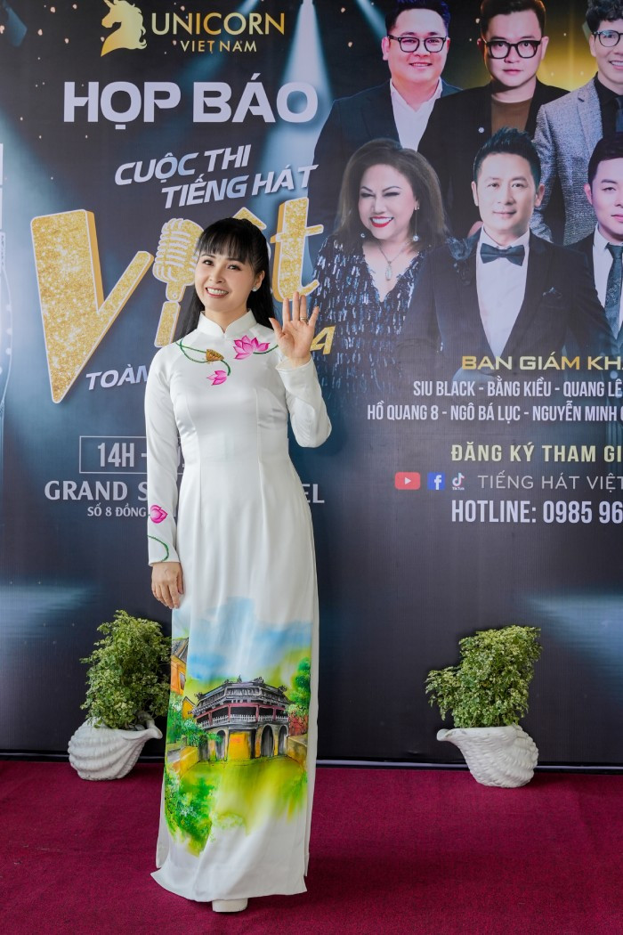 Ca sĩ Trang Nhung - thành viên ban giám khảo cuộc thi Ca sĩ Trang Nhung - thành viên ban giám khảo cuộc thi