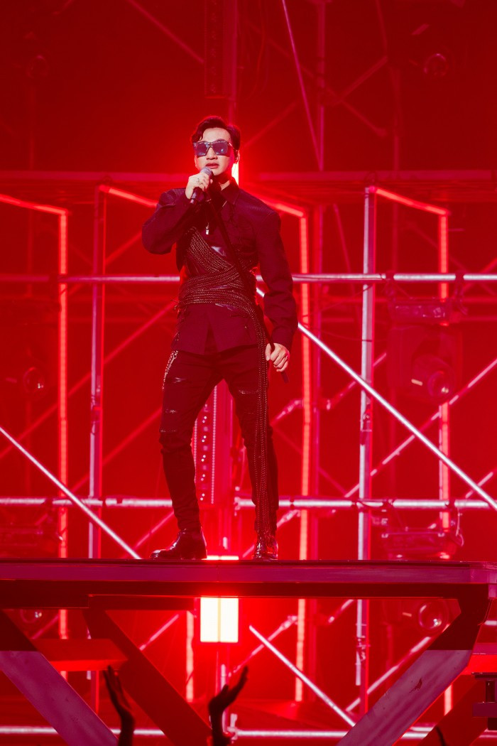 MC Thành Trung khiến khán giả bất ngờ khi lần đầu khoe giọng hát MC Thành Trung khiến khán giả bất ngờ khi lần đầu khoe giọng hát