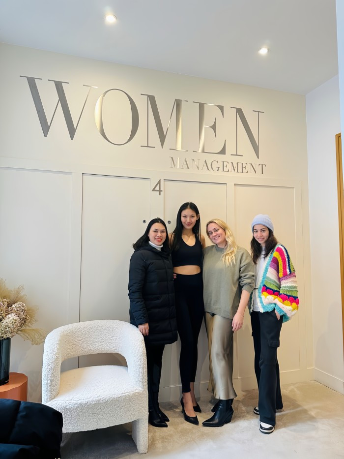 Huỳnh Tú Anh cùng công ty quản lý BeU Models gặp gỡ các đối tác nước ngoài