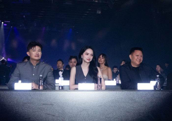 Dược sĩ Tiến và Hoa hậu Hương Giang tại sự kiện Dược sĩ Tiến và Hoa hậu Hương Giang tại sự kiện